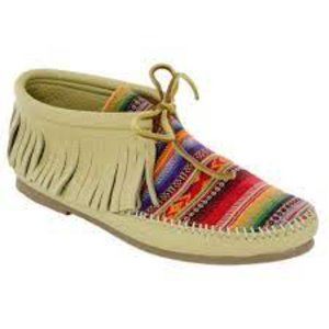 Minnetonka Frisco deerskin boot sz 9 NIB